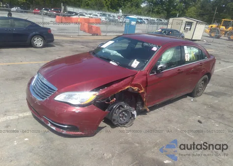 2014 Chrysler 200 Lx z USA, uszkodzony, nr VIN 1C3CCBAB9EN208232